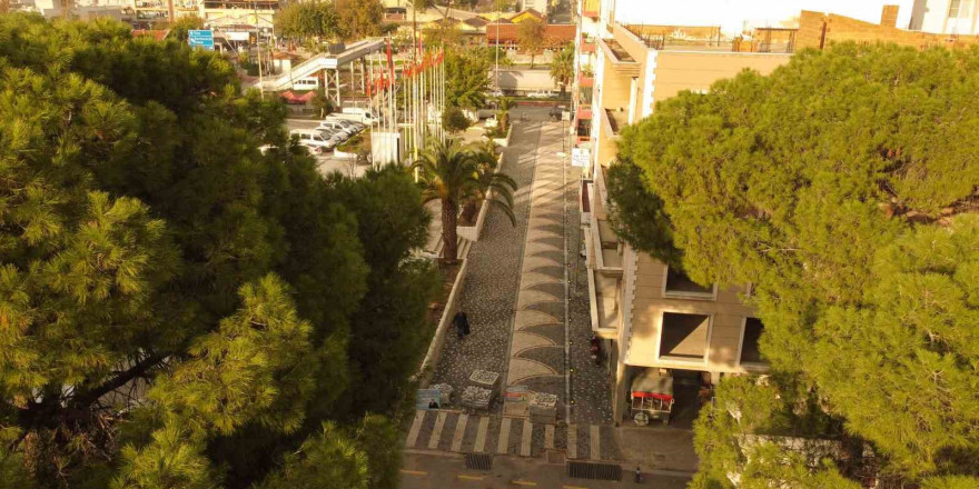 İncirliova’nın en işlek caddesi yenilendi