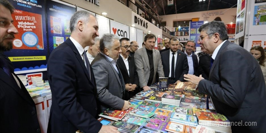 İnegöl Belediyesi 8. Kitap Fuarı başladı