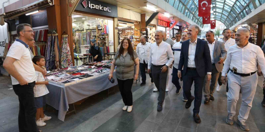 İnegöl çarşısında alışveriş şenliği bereketi