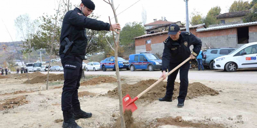 İnegöl’de fidanlar toprakla buluştu