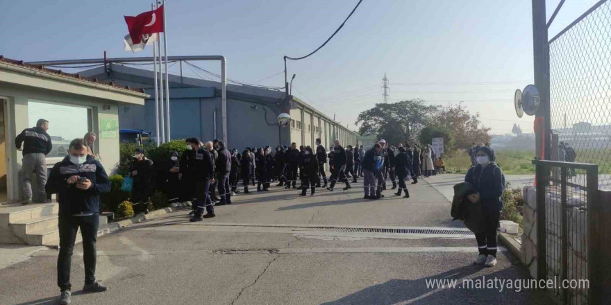 İplik fabrikasında zehirli gazdan etkilenen işçiler hastaneye kaldırıldı