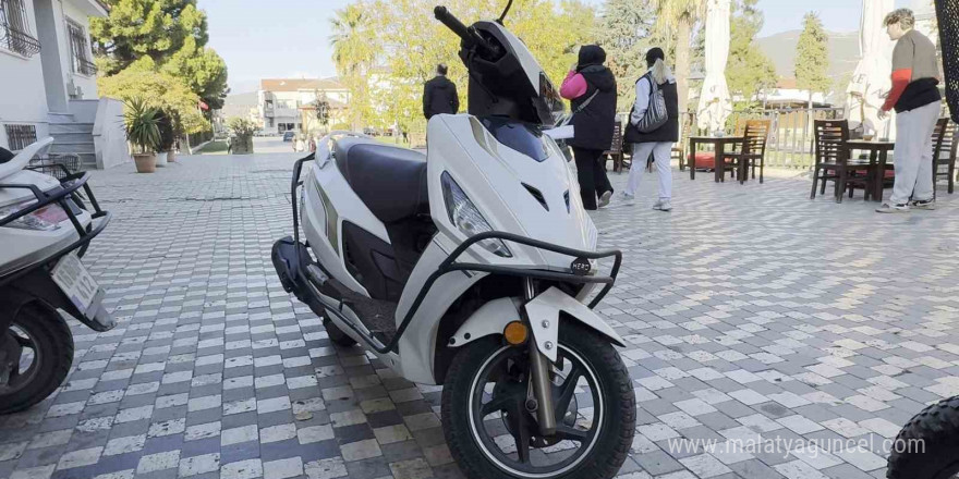 Ipone ile motosikletini takas etti, üzerine de 10 gün bedava kavurma yiyecek