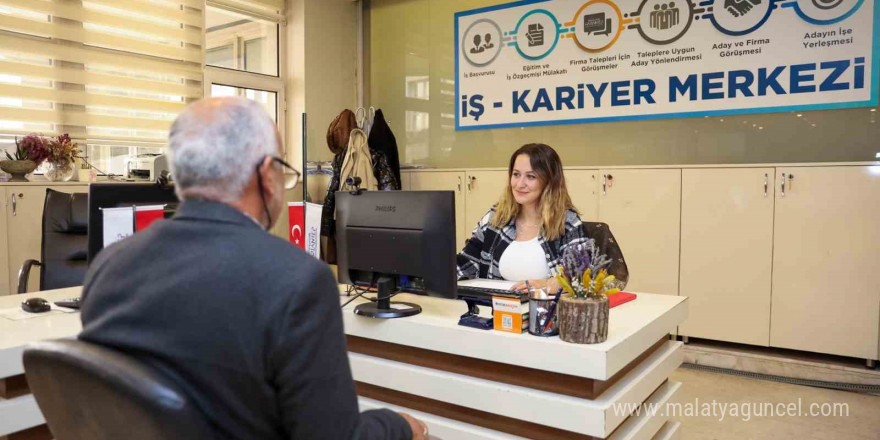 İş arayan ve kariyer planı yapan gençlere Gaziantep Büyükşehir destek oluyor