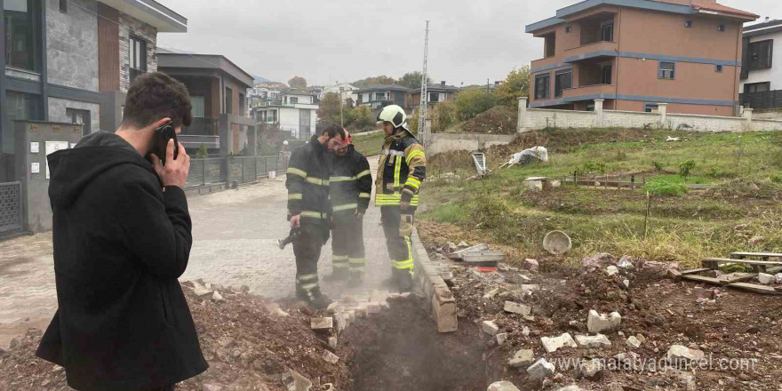 İş makinesi doğal gaz borusuna zarar verdi: Yükselen alevler korkuttu