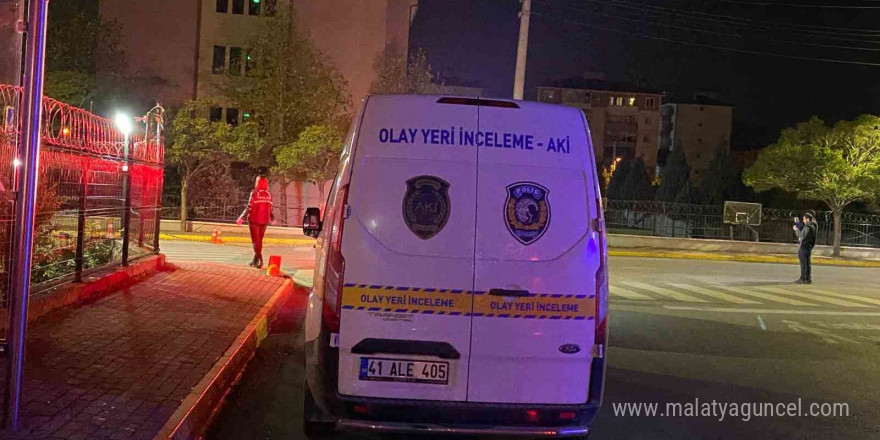 İş yerinden çıkan şahıslara silahla saldırdılar: 2 yaralı