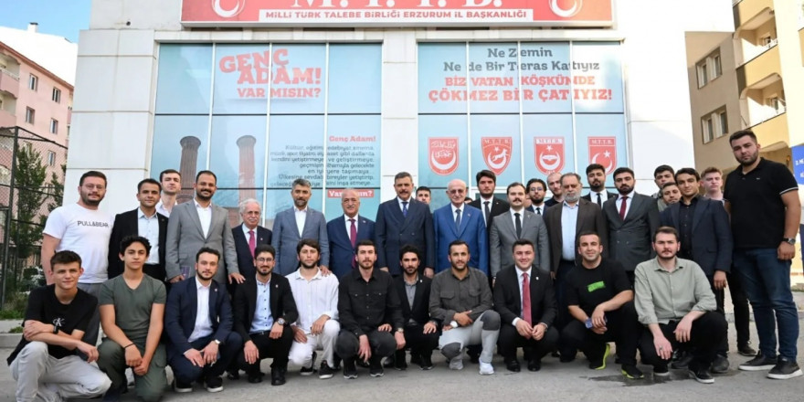 İsmail Kahraman Erzurum’da