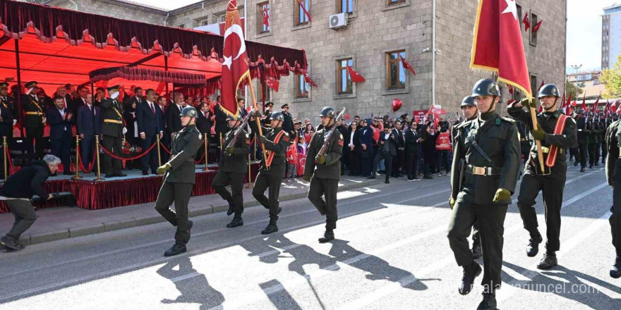 Isparta’da Cumhuriyetin 101’inci yılı coşkuyla kutlandı