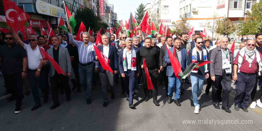 Isparta’da Gazze işgalinin 1’inci yıl dönümünde protesto yürüyüşü düzenlendi