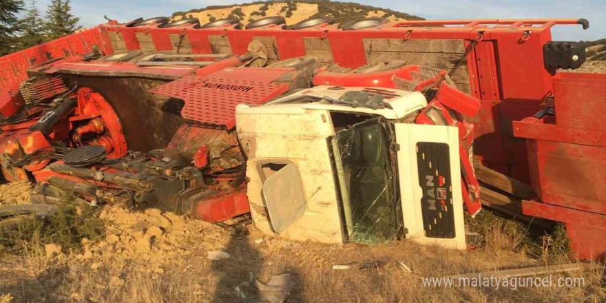 Isparta’da kontrolden çıkan tır devrildi, sürücü hayatını kaybetti