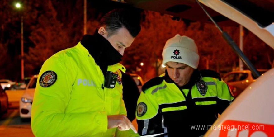 Isparta’da trafik ve asayiş denetimlerinde 6 araç trafikten men edildi