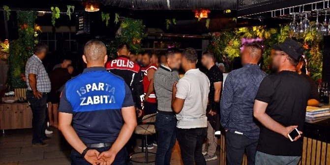 Isparta’da umuma açık alkollü 9 iş yerine işlem yapıldı