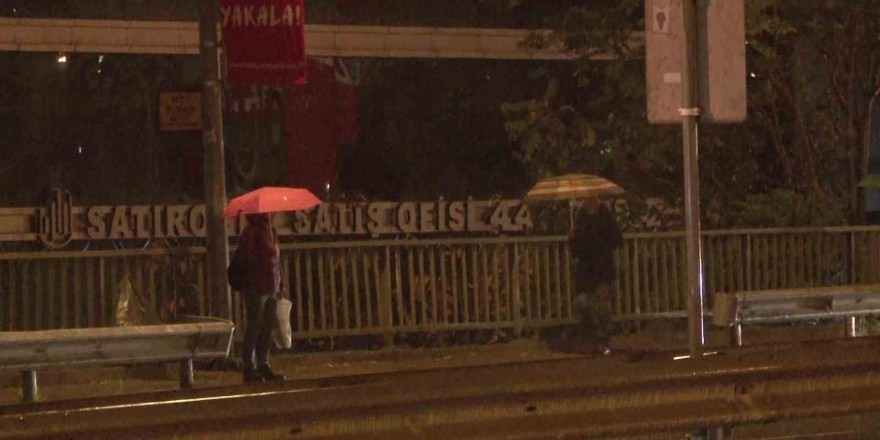 İstanbul Anadolu Yakası’nda sağanak yağış etkili oluyor