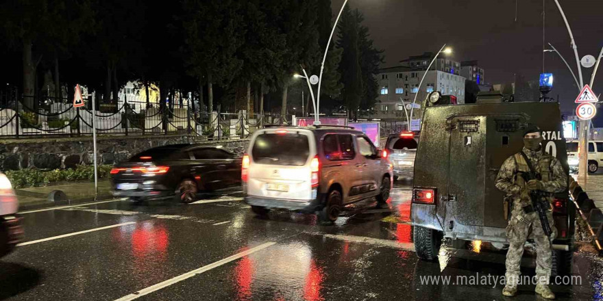 İstanbul Emniyet Müdürü Selami Yıldız, Esenler’de asayiş uygulamasını yerinde denetledi