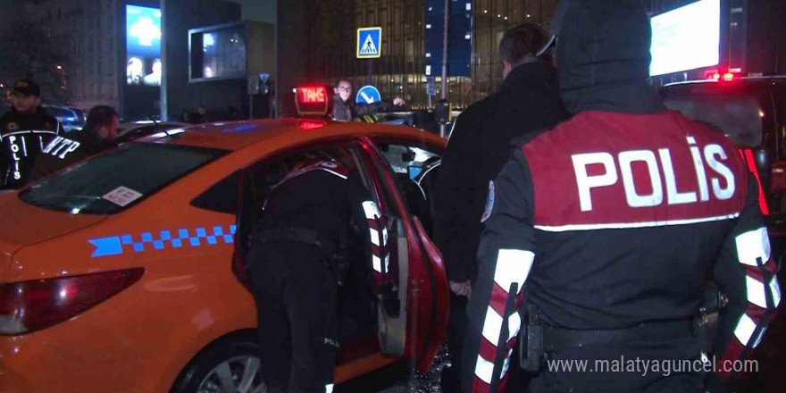 İstanbul Emniyet Müdürü Yıldız, Taksim’de denetime katıldı