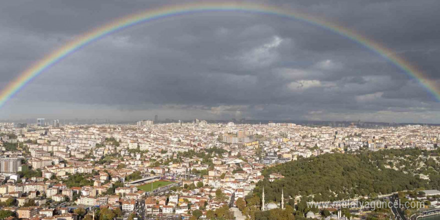 İstanbul semalarında oluşan gökkuşağı kendine hayran bıraktı