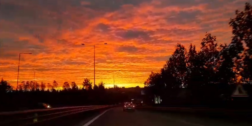 İstanbul’da gün görsel şölenle başladı