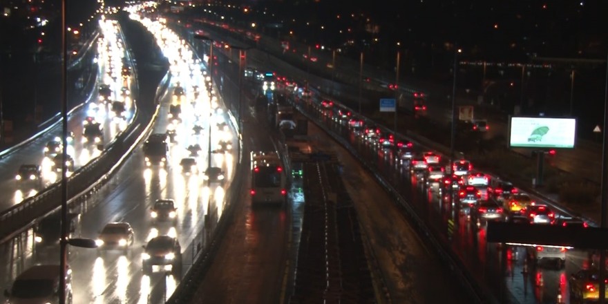 İstanbul’da sağanak yağmur etkili oluyor