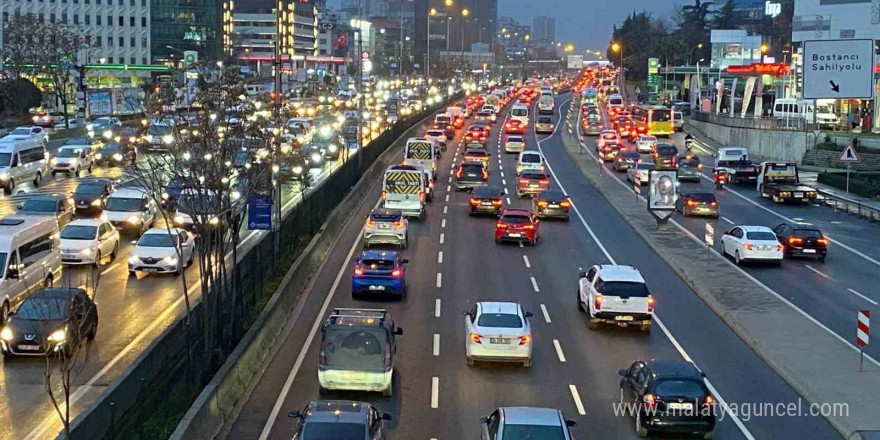 İstanbul’da trafik yoğunluğu yüzde 90’a ulaştı