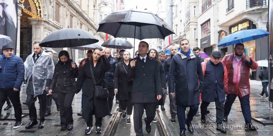 İstiklal Caddesi Atatürk’ün sesi ile yankılandı