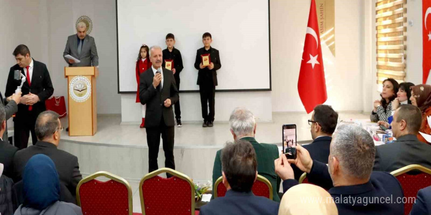 İstiklal Marşını en güzel okumak için yarıştılar