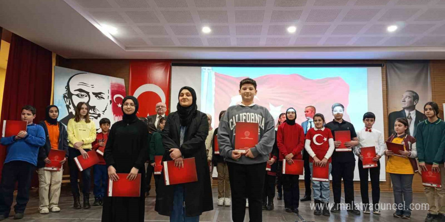 İstiklal Marşını en güzel şekilde okudular