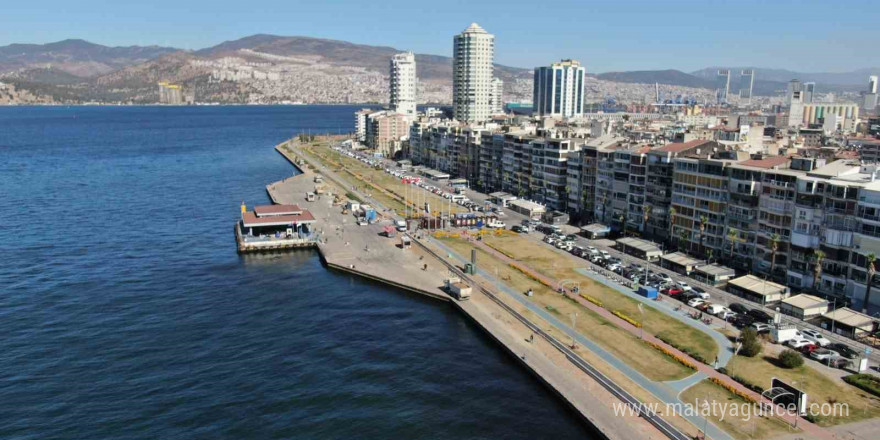 İzmir Kordon’da taşkınlara karşı kurulan beton bariyerlerin yüzde 60’ı tamam