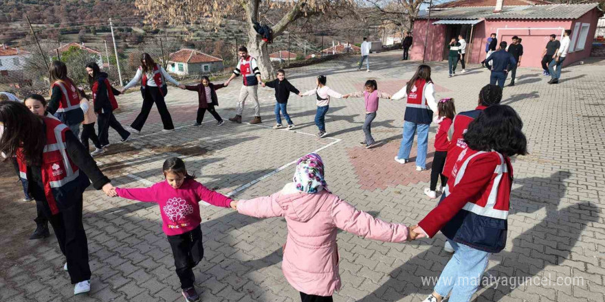 İzmir Vakıflar Bölge Müdürlüğü, Yuntdağı mahallelerini ziyaret etti