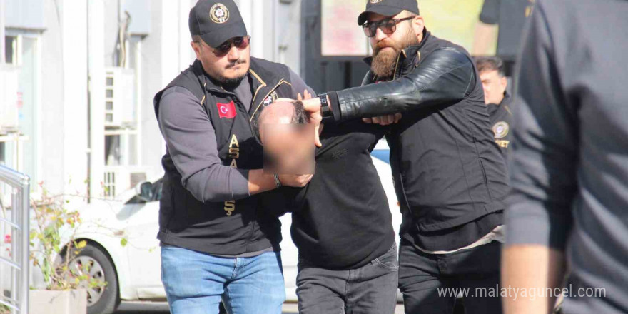 İzmir’de 3 polisin yaralandığı silahlı saldırıda gözaltına alınan 6 şüpheli adliyeye sevk edildi