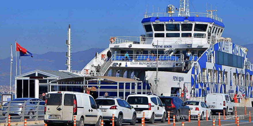 İzmir’de feribot tarifesine düzenleme