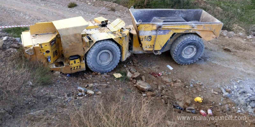 İzmir’de iş makinesi şarampole devrildi: Genç madenci hayatını kaybetti