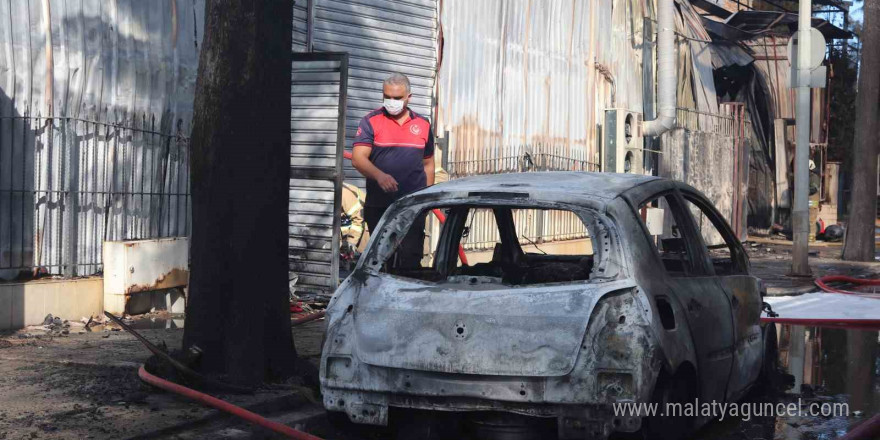 İzmir’de kimya fabrikasında yangın ve patlamalar: 2 yaralı