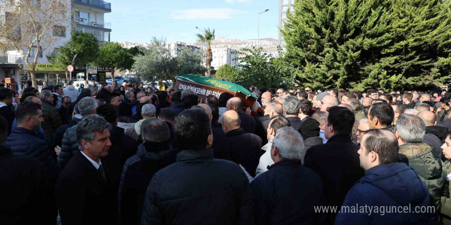 İzmir’de servis kazasında yaşamını yitiren liseli Yağmur’a acı veda