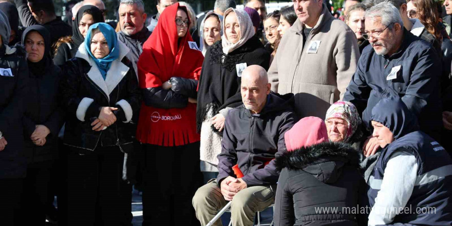 İzmir’de servis kazasında yaşamını yitiren liseli Yağmur’a acı veda