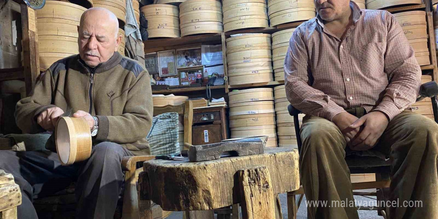 İzmir’in son elek ustası baba-oğul kaldı