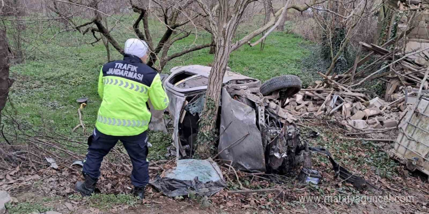 İznik yolunda feci kaza: 1’i ağır 4 yaralı