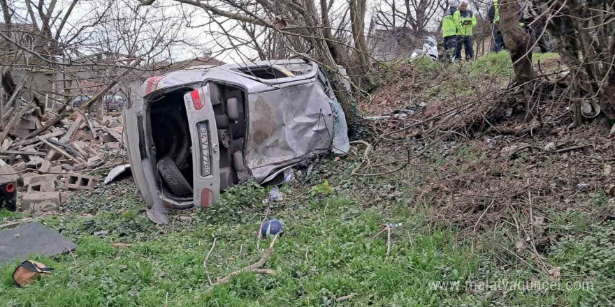 İznik yolunda feci kaza: 1’i ağır 4 yaralı