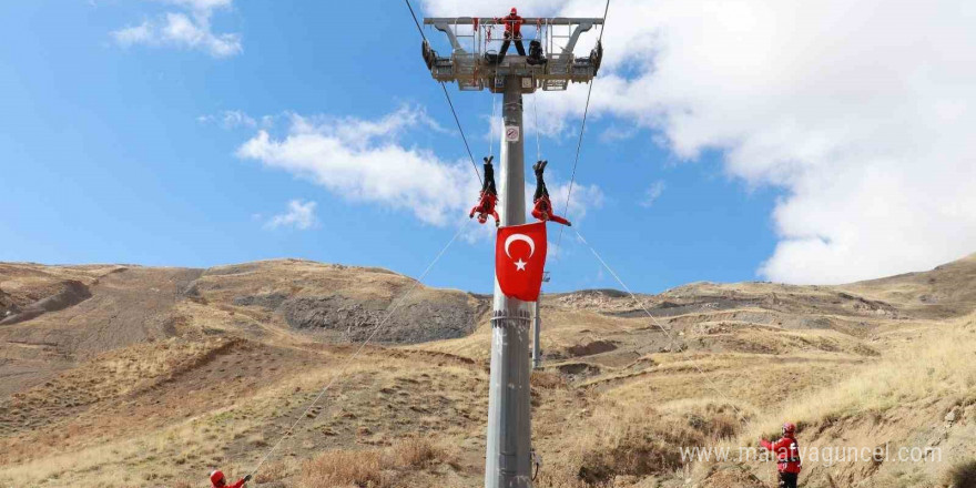 JAK timinden nefes kesen kurtarma tatbikatı