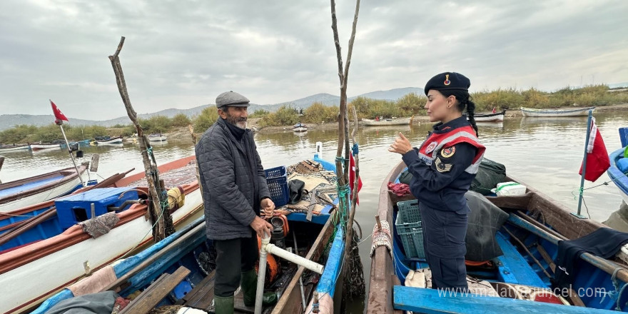 Jandarma Bafa Gölü’nde denetimlere devam ediyor