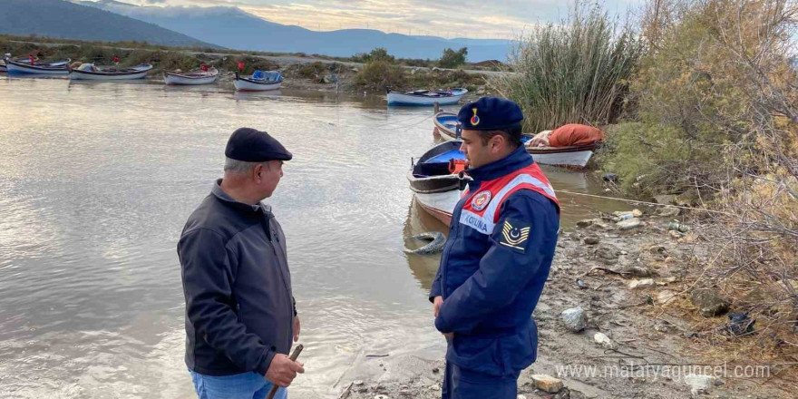 Jandarma Bafa Gölü’nde denetimlere devam ediyor