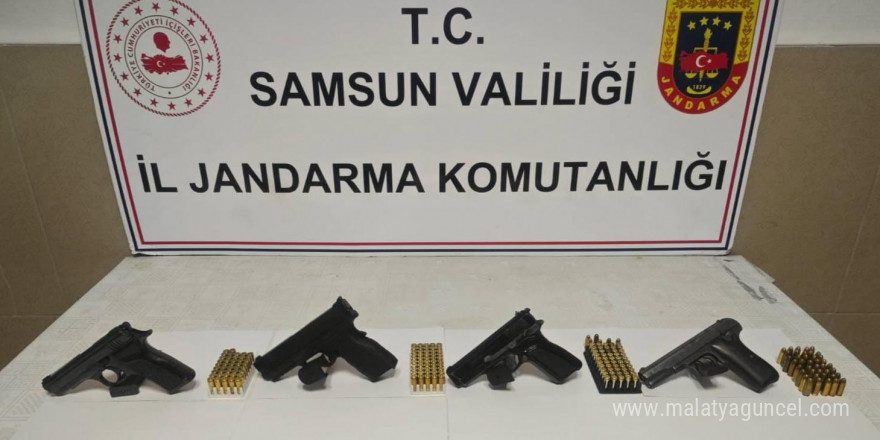 Jandarma bir evde 4 adet tabanca ele geçirdi