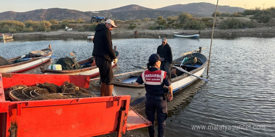 Jandarma ekipleri Bafa Gölü’nde yasadışı avcılığa geçit vermiyor