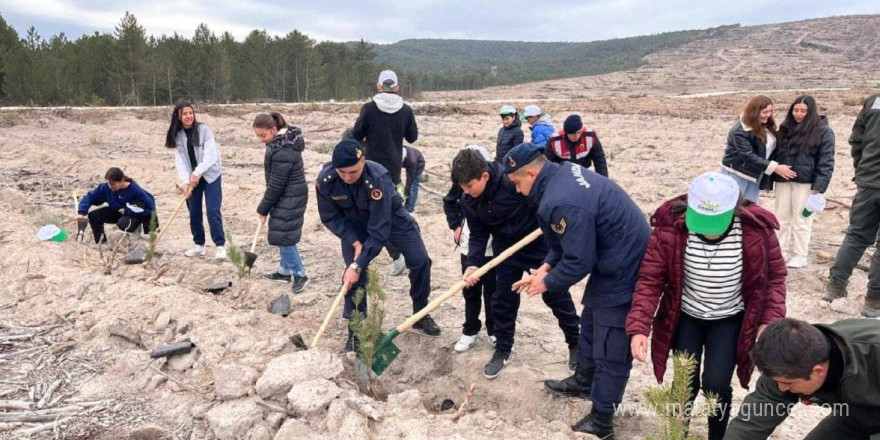 Jandarma ekipleri fidan dikme etkinliğine katıldı