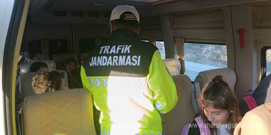 Jandarma ekiplerinden trafik eğitimi