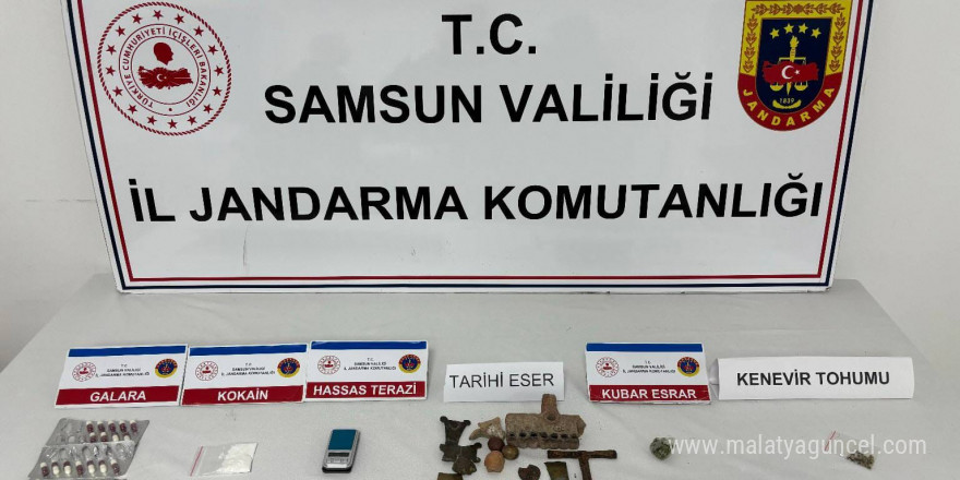 Jandarma tarihi eser ve uyuşturucu ele geçirdi