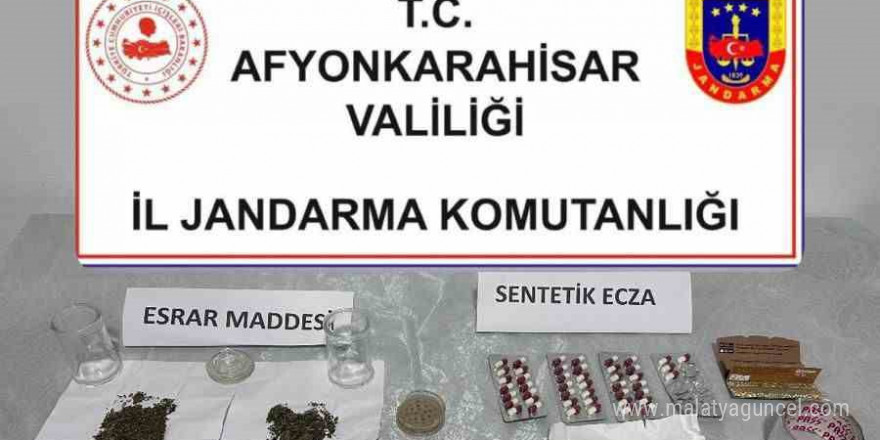 Jandarma uyuşturucu ile yakalanan 4 şüpheliyi gözaltına aldı