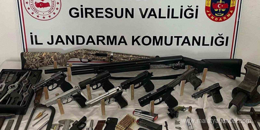 Jandarmadan 5 ilde siber suç ağına operasyon: 21 gözaltı