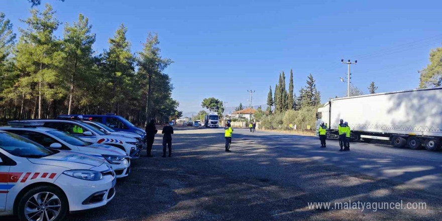 Jandarma’dan cayrokopter ve dron destekli trafik denetimi