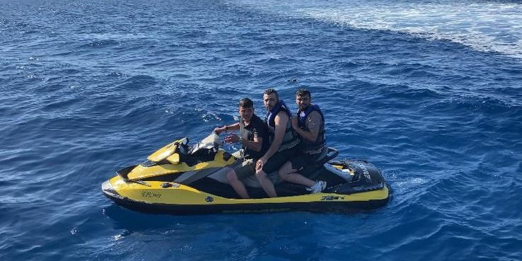 Jet ski ile Yunan adalarına geçemeden yakalandılar