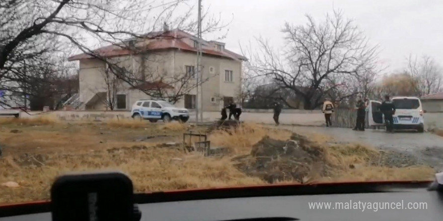 Kaçak 2 göçmen polisin sıkı takibi sonucu yakalandı