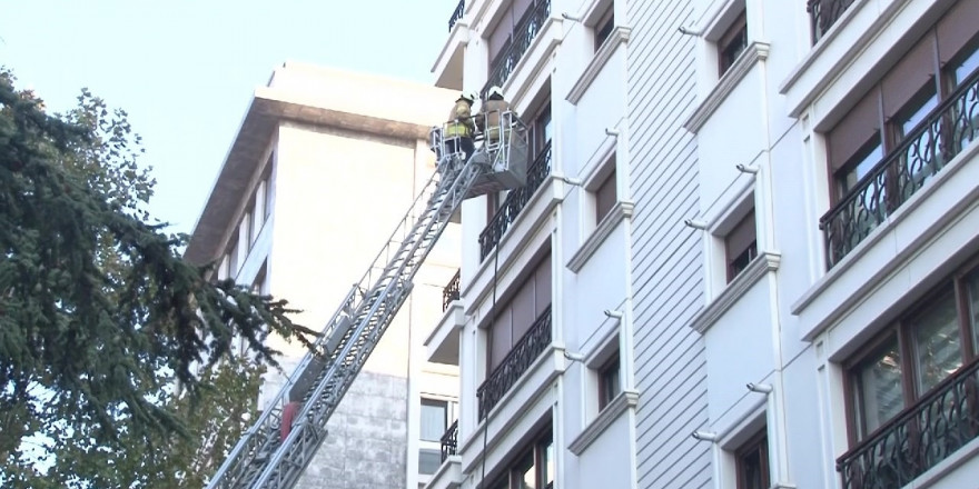 Kadıköy’de dairede çıkan yangında 1 kişi hayatını kaybetti